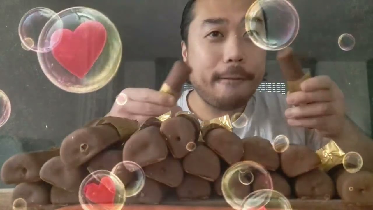 ASMR EATING SOUNDS - TWIX ICE CREAM