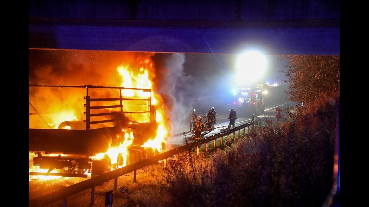 NEUHOF: Feuerwehr im Dauereinsatz: Lkw steht auf A66 in Vollbrand, dann kommt es zum Crash