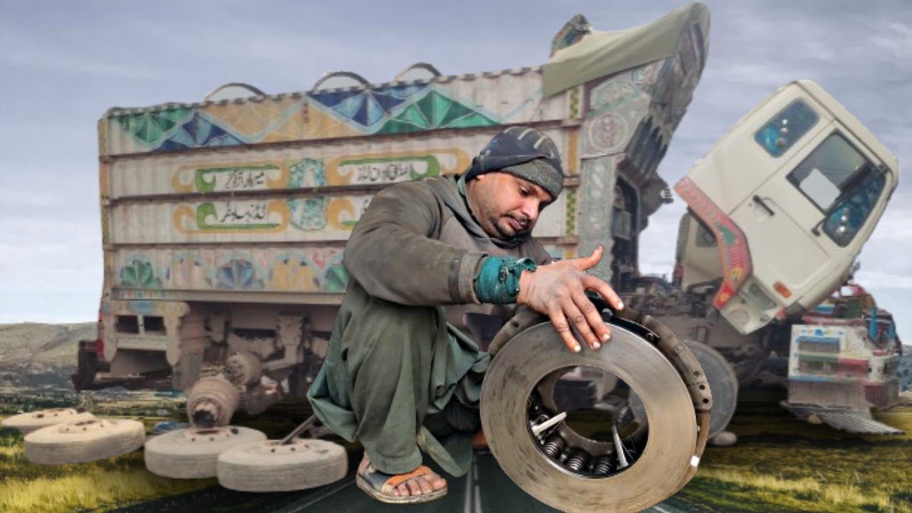 Expert Pakistani Mechanics Save a Stranded Truck