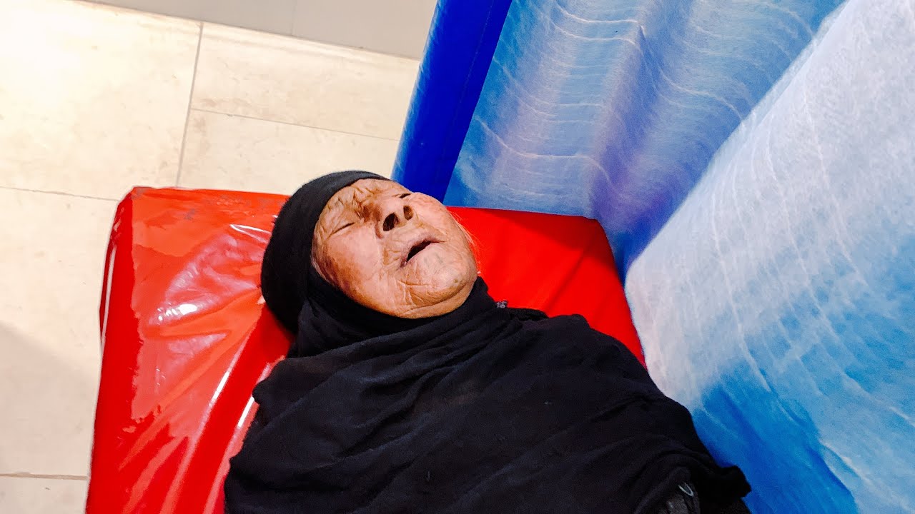 الجدة مریضة 😭🤲🏻 grandma gets sick