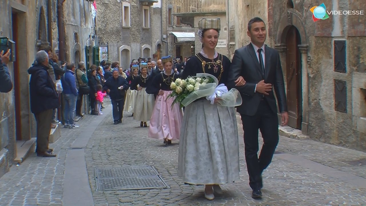 Ju Catenacce - Corteo nuziale con abiti tradizionali di Scanno