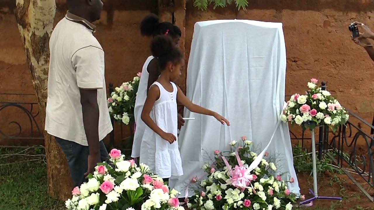 Tamika & Saru Unveil Tombstone