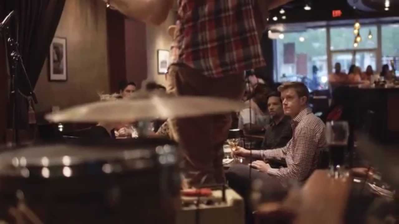 CrowdTunes - music brings people together
