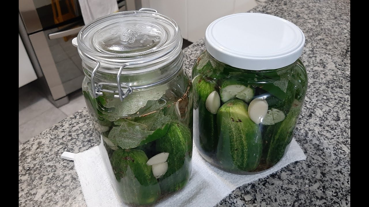 PEPINO AZEDO COM FOLHA DE UVA! (CONSERVA) RECEITA DE FAMÍLIA 🥒🍇