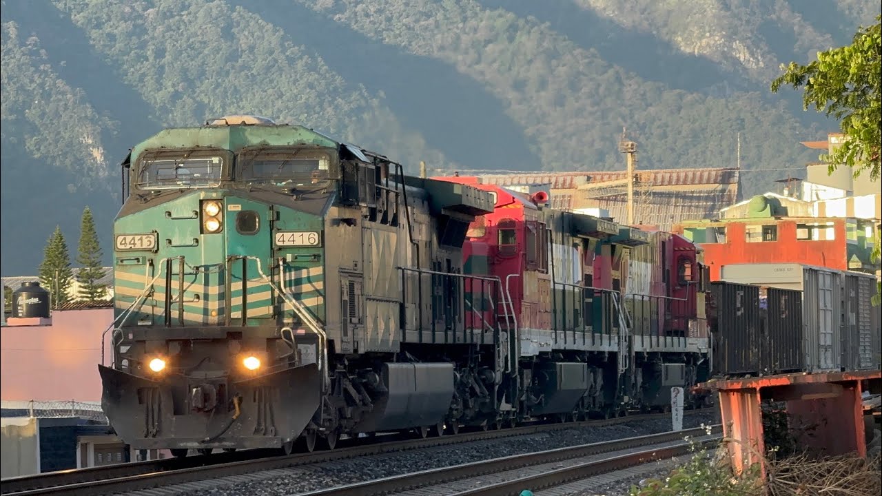 &iexcl;Trenes de Ferrosur al Amanecer! 🚂☀️