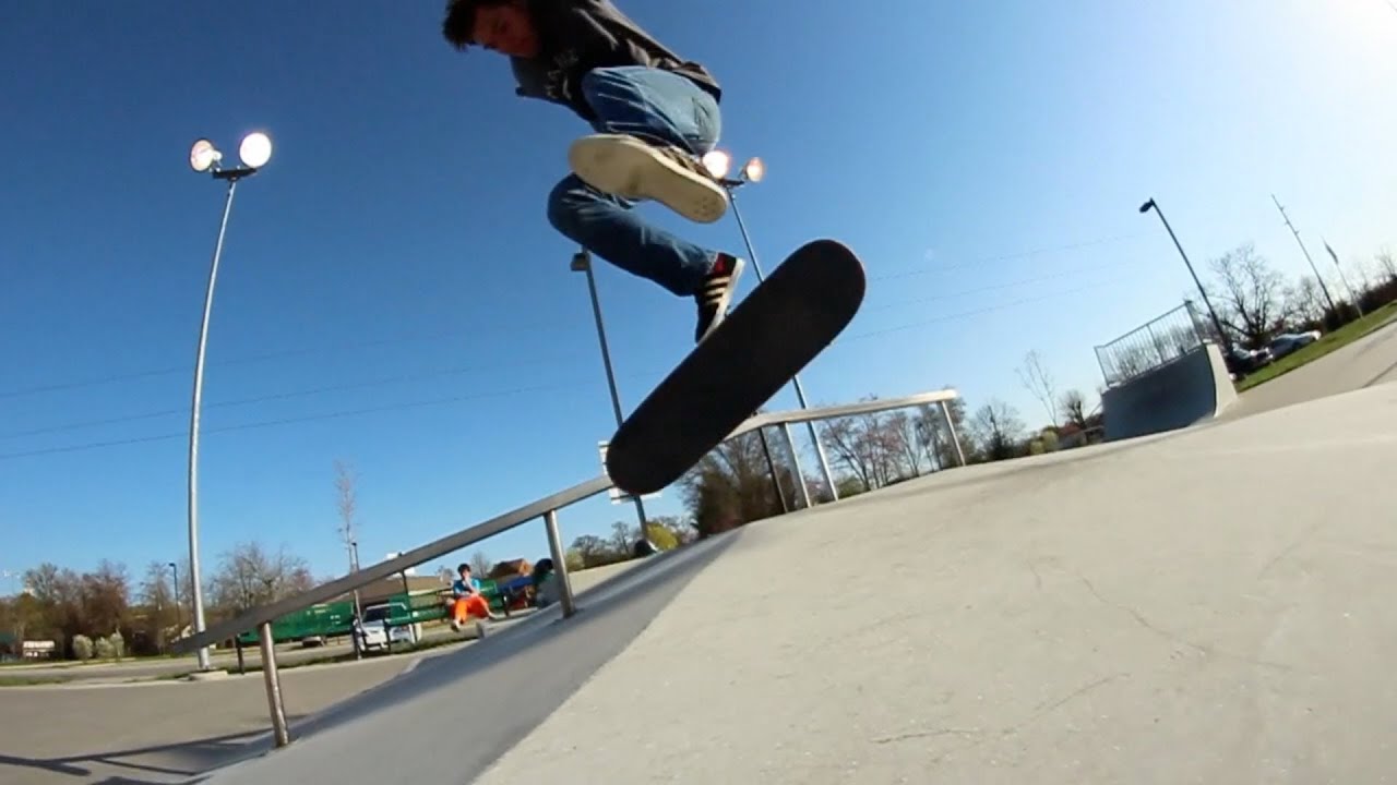 Fakie Frontside 360 Heelflip On Hip! - Eric Kinslow
