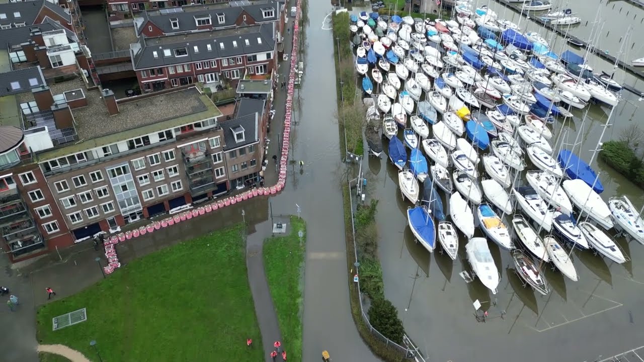 Wateroverlast Visserseiland en De Grashaven Hoorn 05 01 2024