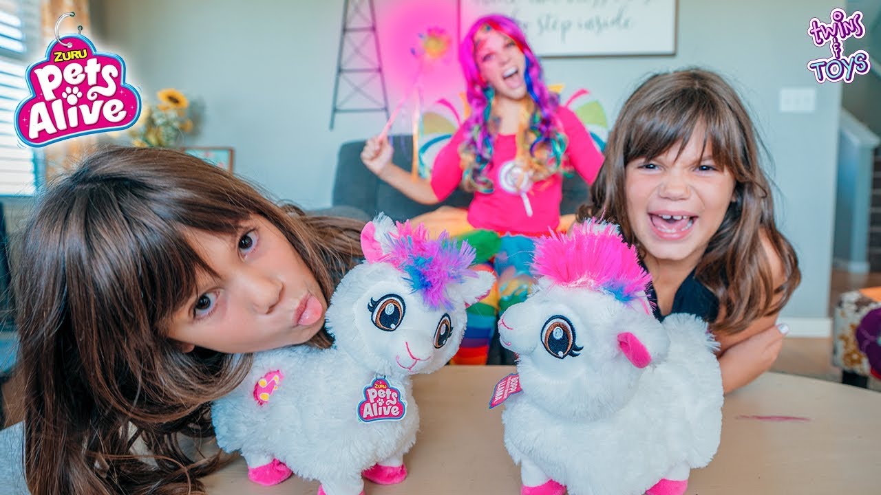 Princess Lollipop Teaches Kate and Lilly Dance Moves With Boppi the Dancing Llama