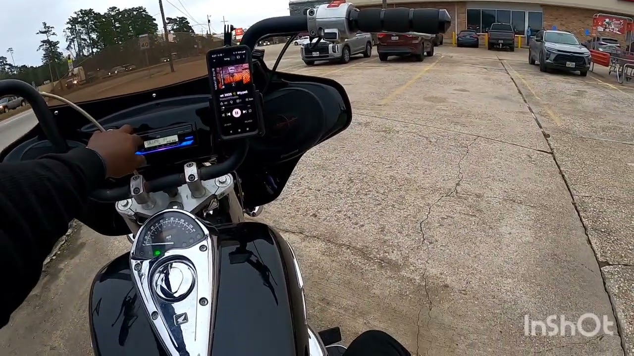Trying out the new fairing and speakers (VTX 1300)