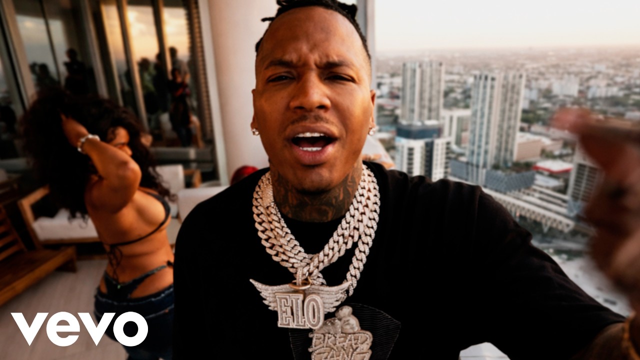 Moneybagg Yo – Streets Don't Sleep feat. Lil Baby (Music Video)