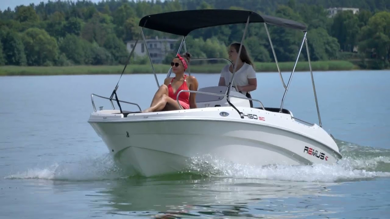 Remus 450 SC on the water