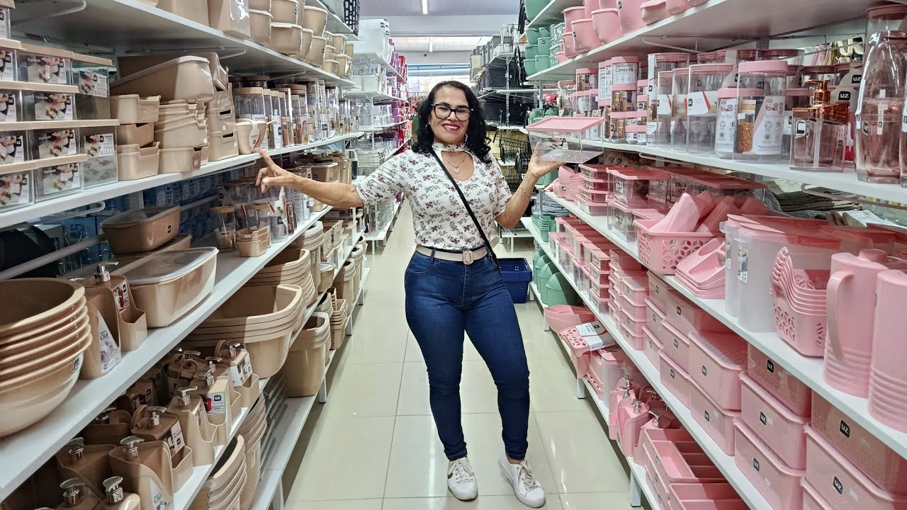 LOJA INCRÍVEL!! TEM DE TUDO PARA UTILIDADES DO LAR, ROUPAS E BRINQUEDOS.