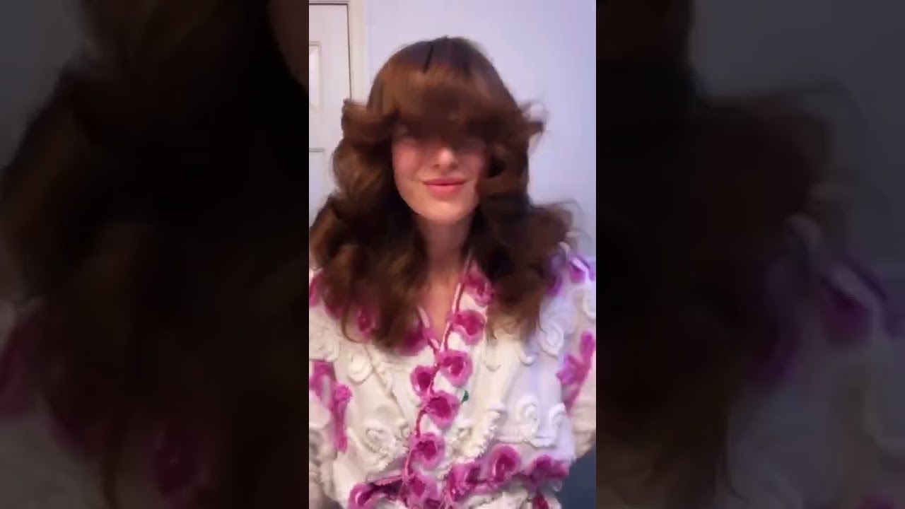 70&rsquo;s Farrah Fawcett Hairstyle Brush Out 💁🏼&zwj;♀️ #Shorts