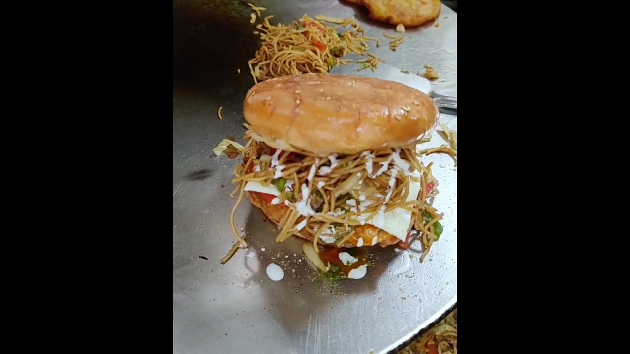 WORLD BEST STREET NOODLES BURGER | tasty burger | foodie vlogger