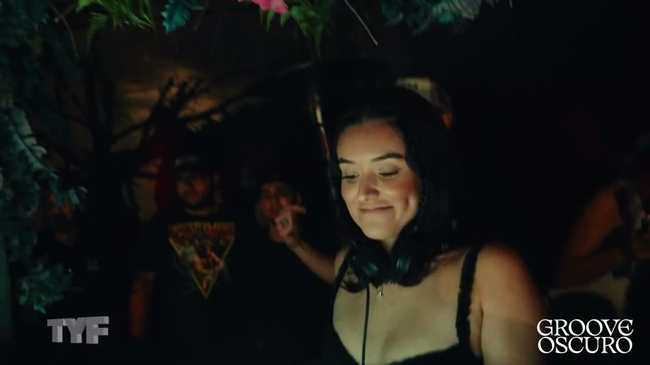 ALEX GAXI LIVE SET @ TELL YOUR FRIENDS X GROOVE OSCURO