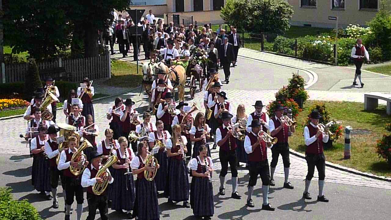 Hochzeitszug Stefanie Merk und Christoph Wucherer