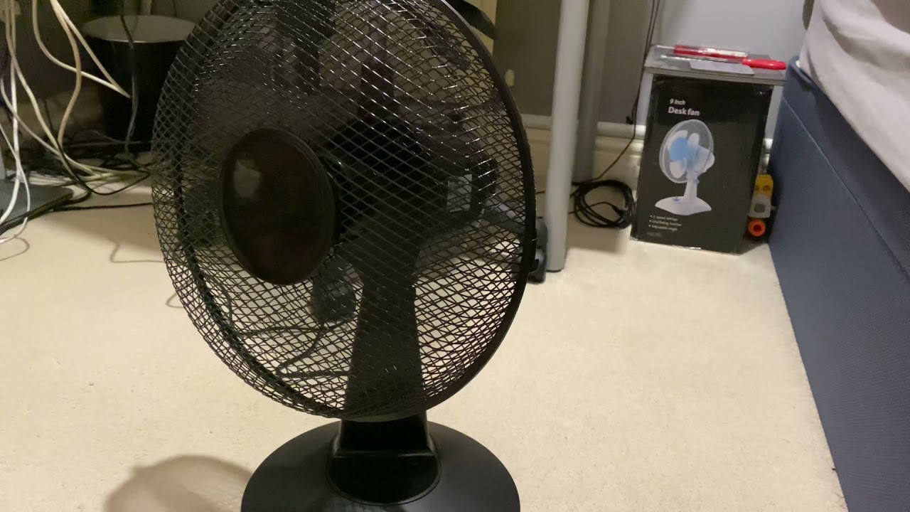 A 2021 challenge 12” oscillating desk fan