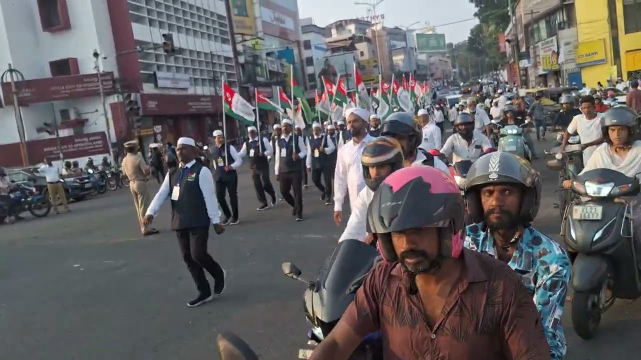 മനുഷ്യനെ ചേർത്ത് പിടിച്ച ആവേശ യാത്ര