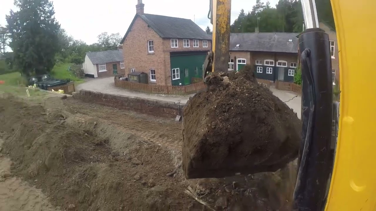 Tag teaming with the JCB 8065 and 3CX