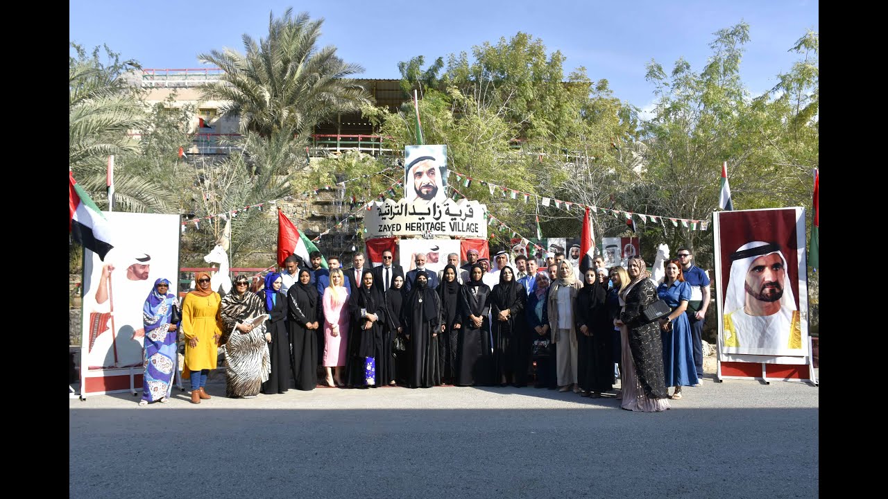 زيارة الشيخة مريم بنت محمد أحمد ل مكتوم لقرية زايد التراثية لتعرف على الموروث الثقافي للإمارات