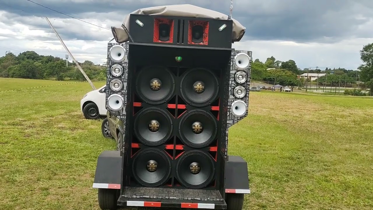 fui no auto som beneficente em São João f