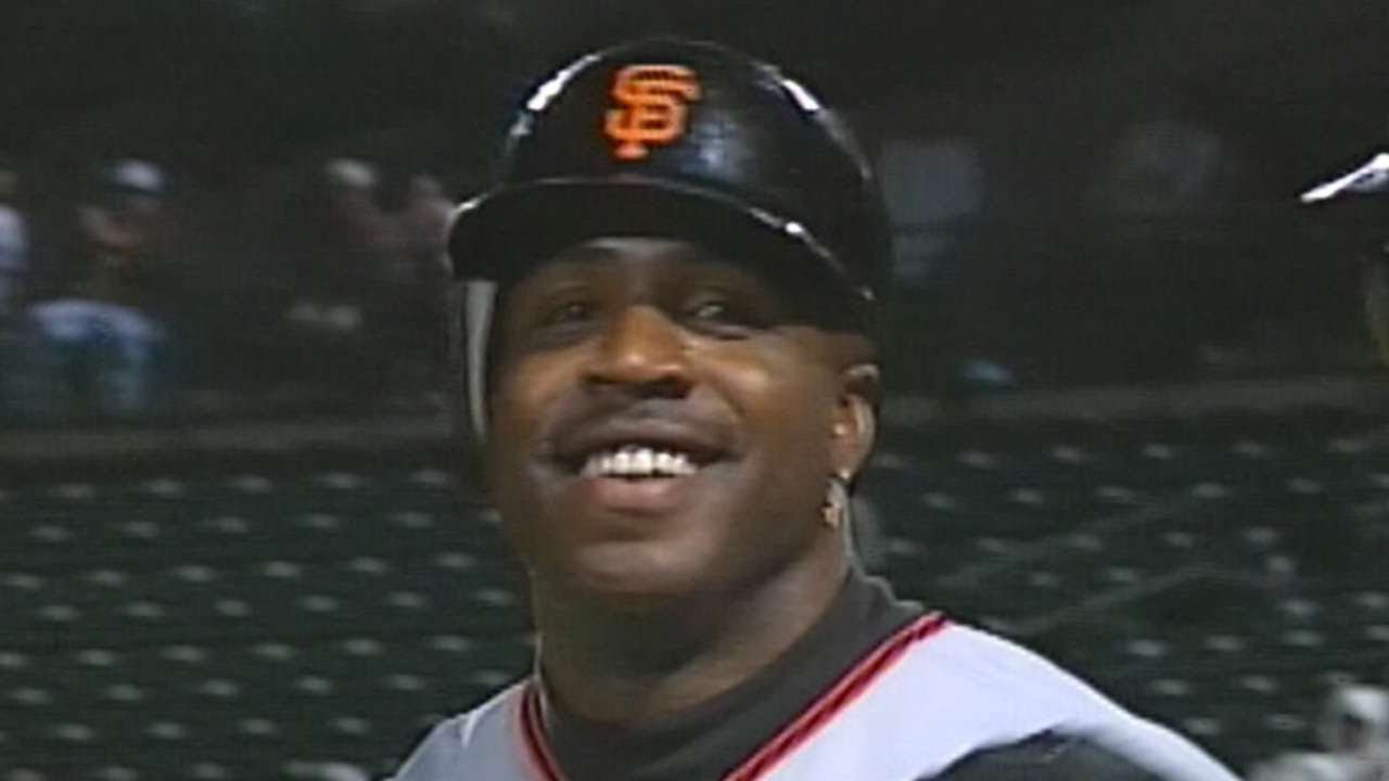 Bonds homers three times against Braves
