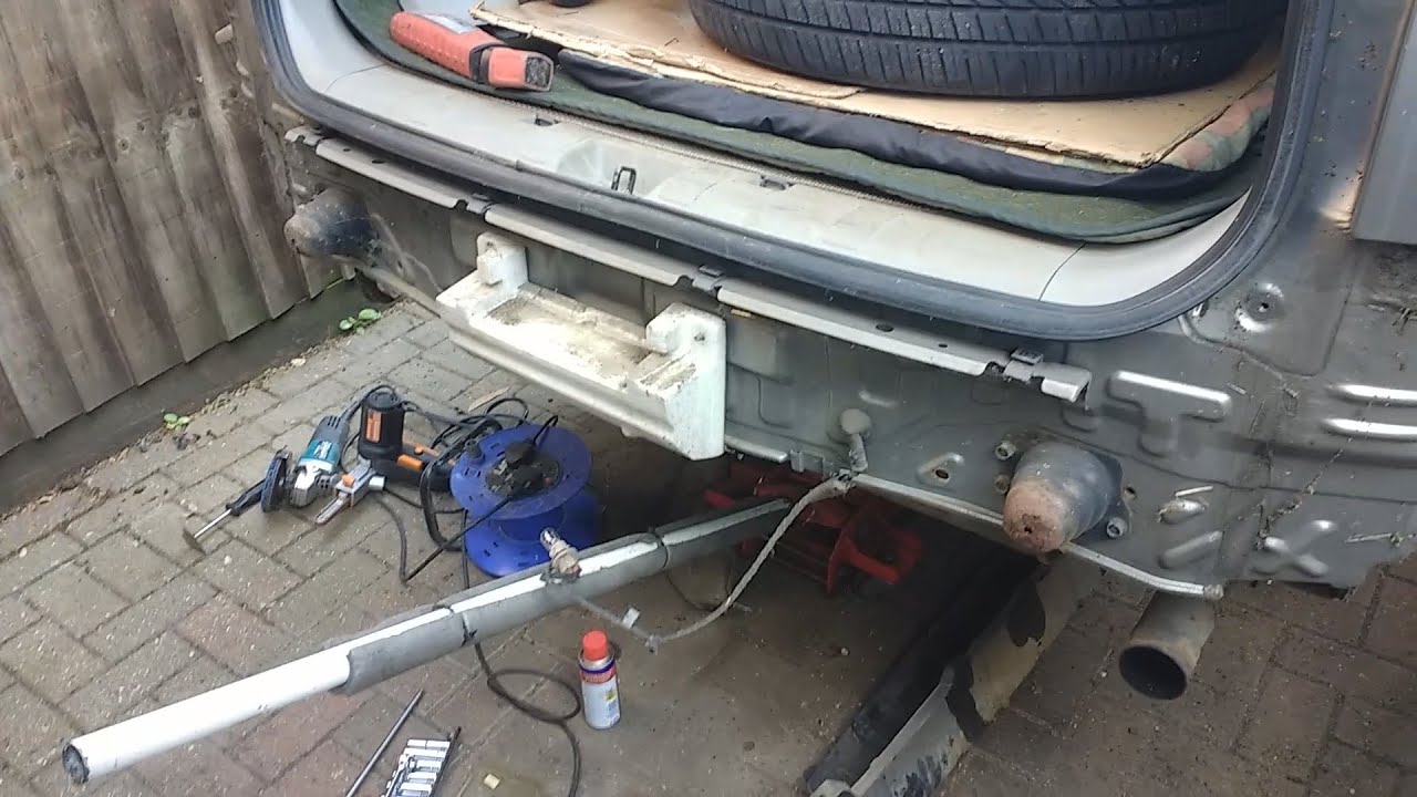 The X-Trail Files #41 'How to remove rear bumper'