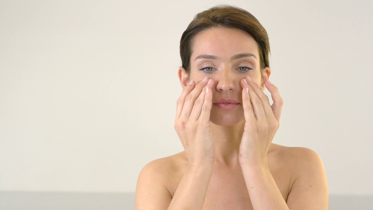 CORRECTIVE | Deep Lines Refining Serum | How to apply