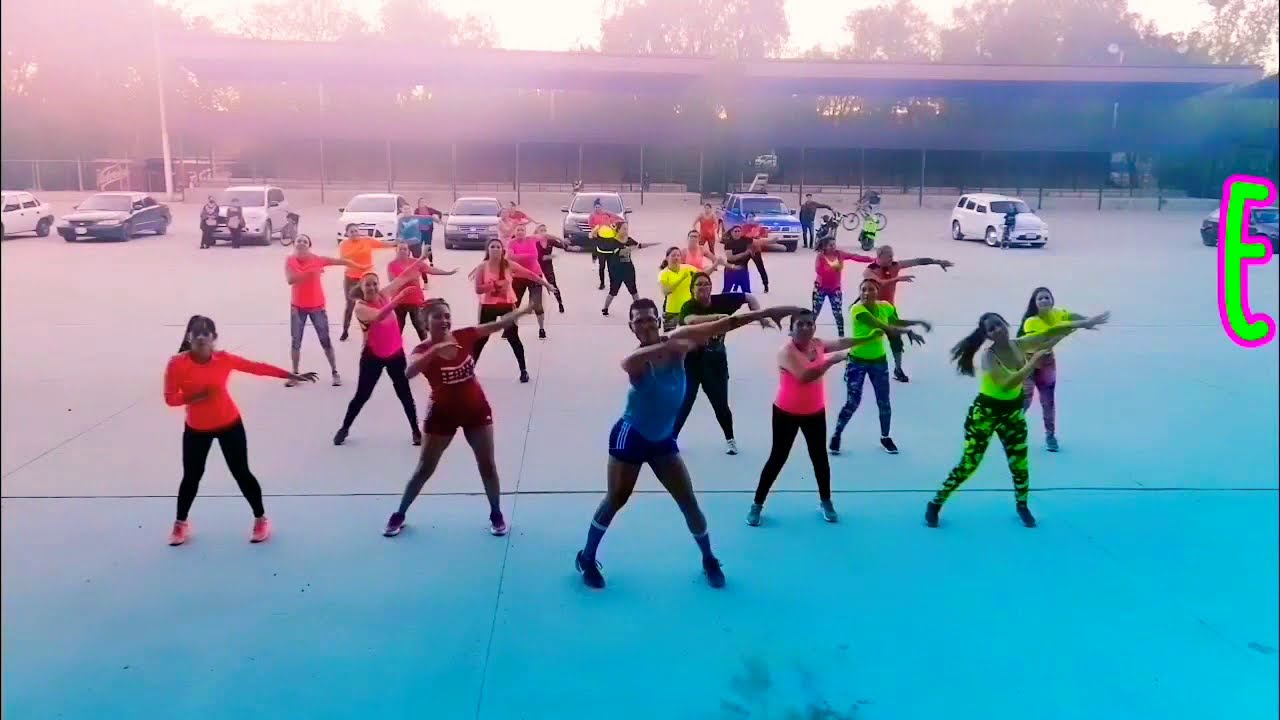 El Carnaval de Celia - Kyen Es by Oscar Reza