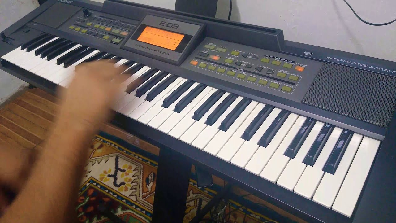 Demo Roland E 09 pianos use fone 🎧