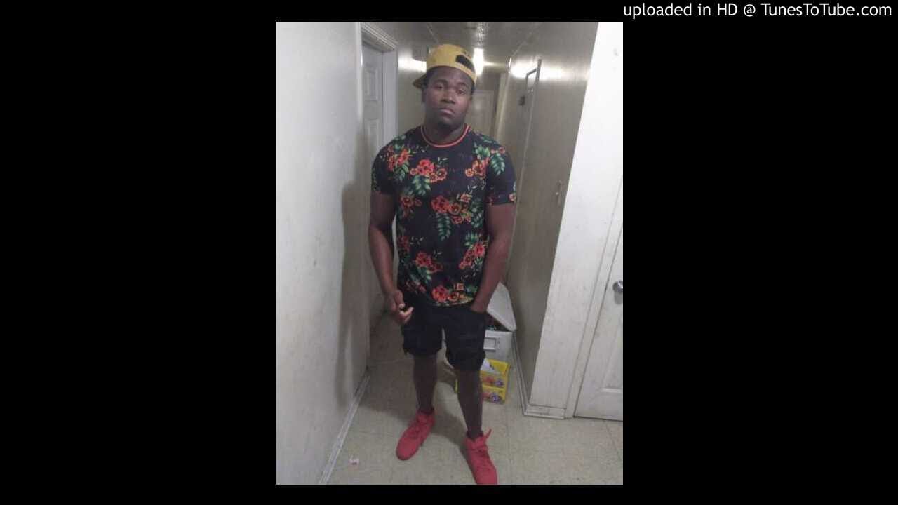 DJ modelo... soca mix tape