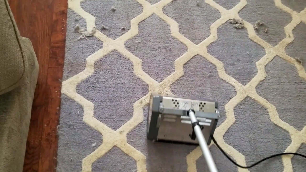 Making wool rug look new again