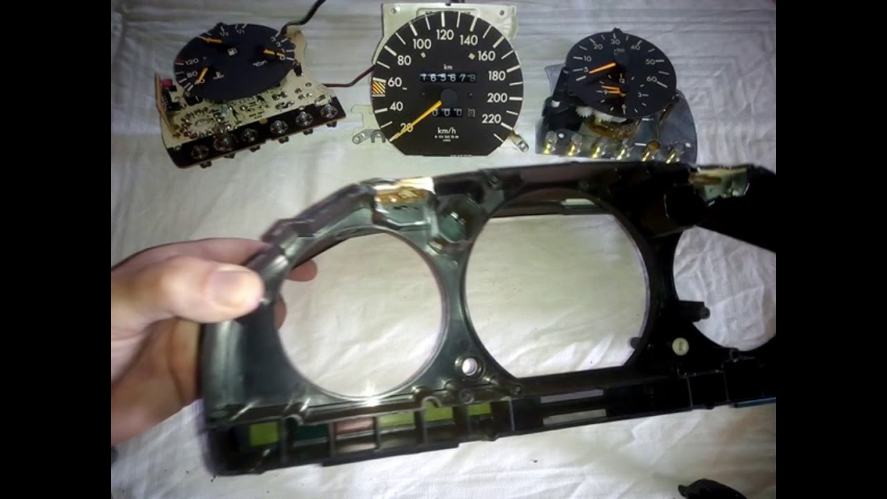 Mercedes Benz W124 - The importance to change dash lights to LED DIY