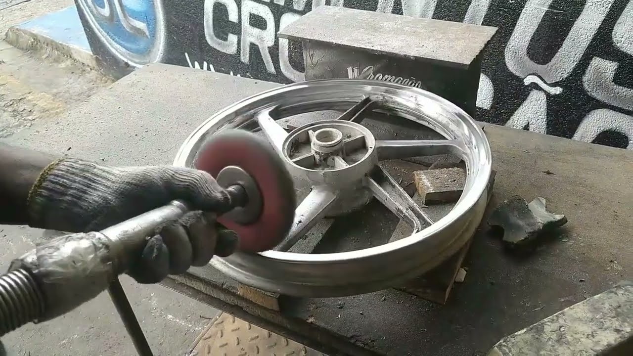 APRENDA como lixar roda de moto.