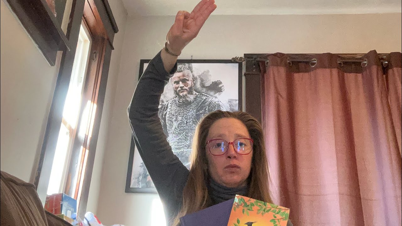 Hunger Games Extra Books Review!