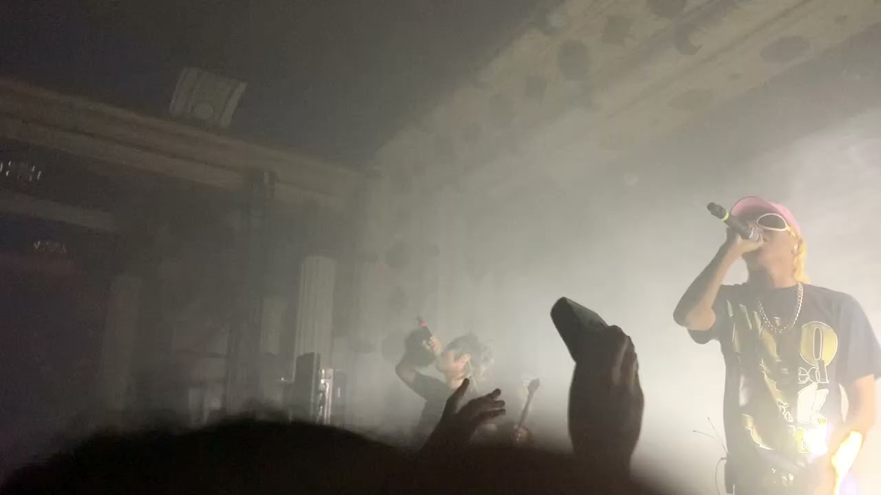 Ecco2k: Calcium (Live in Chicago)