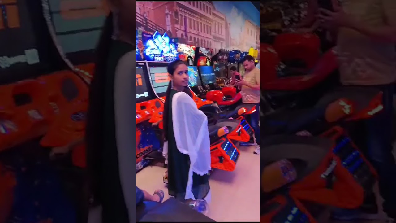 Ye Mall dekh kar hairaan ho jaoge! 🤯 Greater Noida Venis Mall Tour