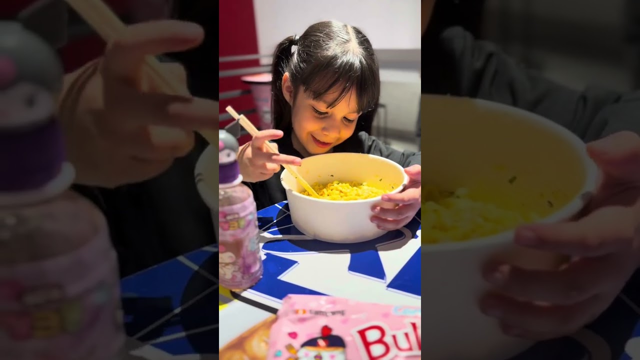 Probando ramen por primera vez 😋🤣 MIRA MI REACCIÓN 🤧