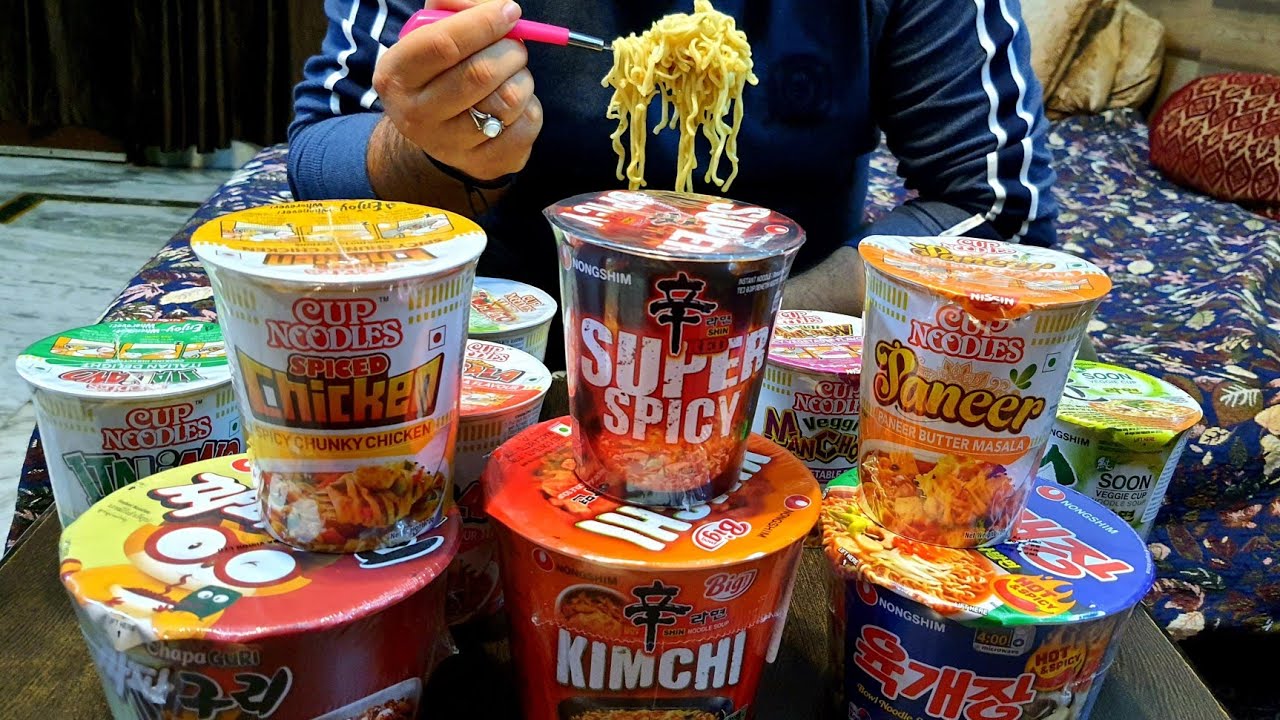 Korean Super Spicy Noodles Aur Cup Noodles K Sare Flavour Taste Kiye | Tasted Super Spicy Noodles