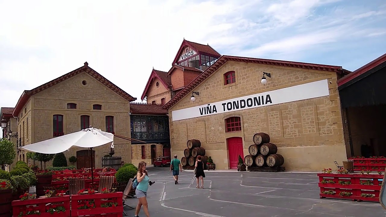 Traditional Rioja private wine tour