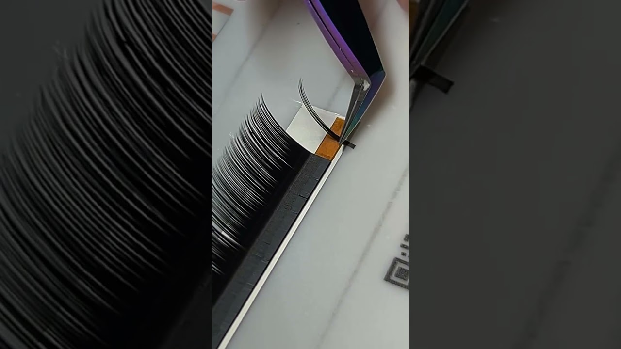 Volume lash vendor wholesale lash extensions individual lash vendor#lash #lashes #lashextensions