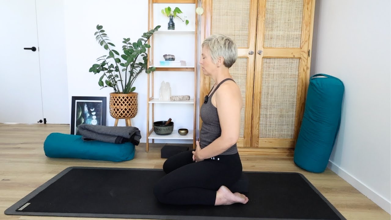 Gentle Yoga for First Trimester Pregnancy | Prenatal Yoga Series Week 4 | Beginner Prenatal yoga