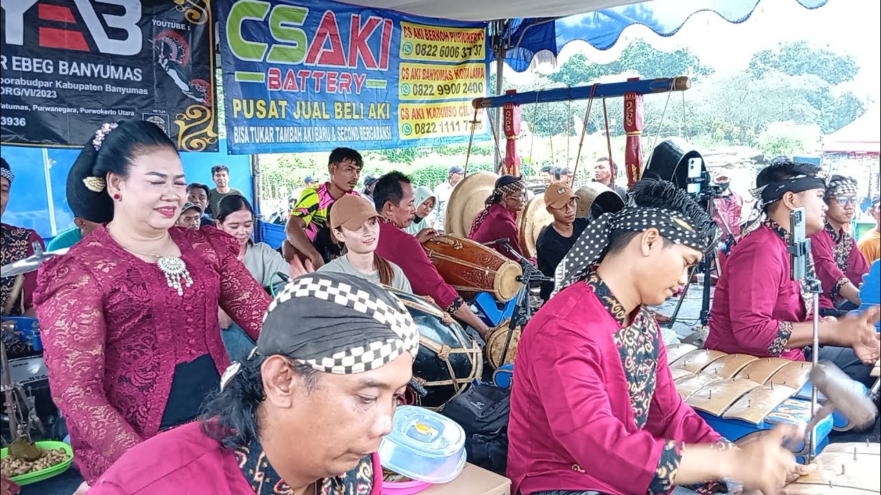 GENDINGAN PART 1 BARENG FIRDA APRIANI live: lapangan mini berkoh, purwokerto selatan