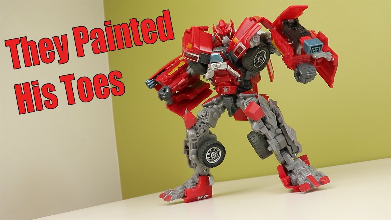 Put HEELS…On Your Toys! | #transformers Dark of The Moon Leader Class Ironhide Review