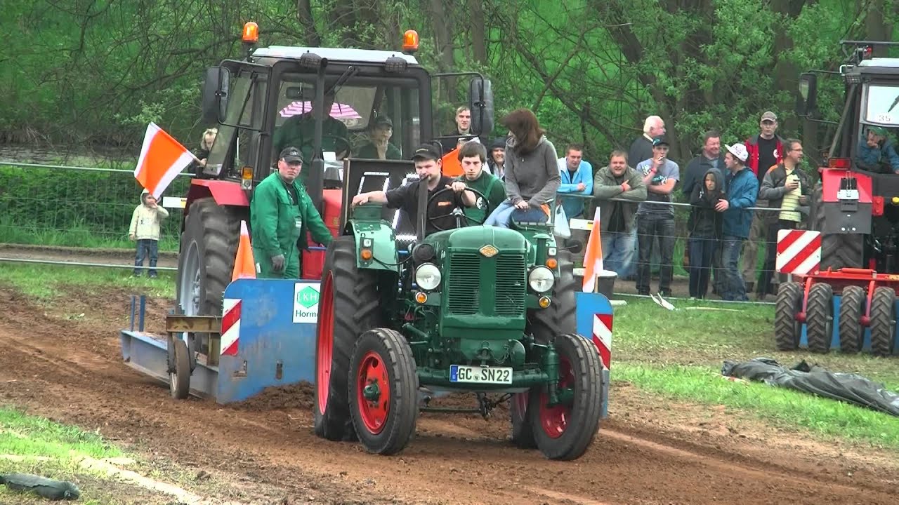 Russentreffen 2012 in Oberlungwitz das 7-te_Traktorpulling mit Famulus RS 14_36.mp4