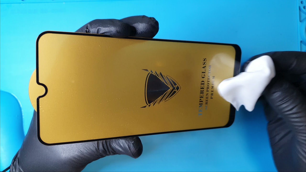 Cum punem CORECT folia de sticla pe telefon