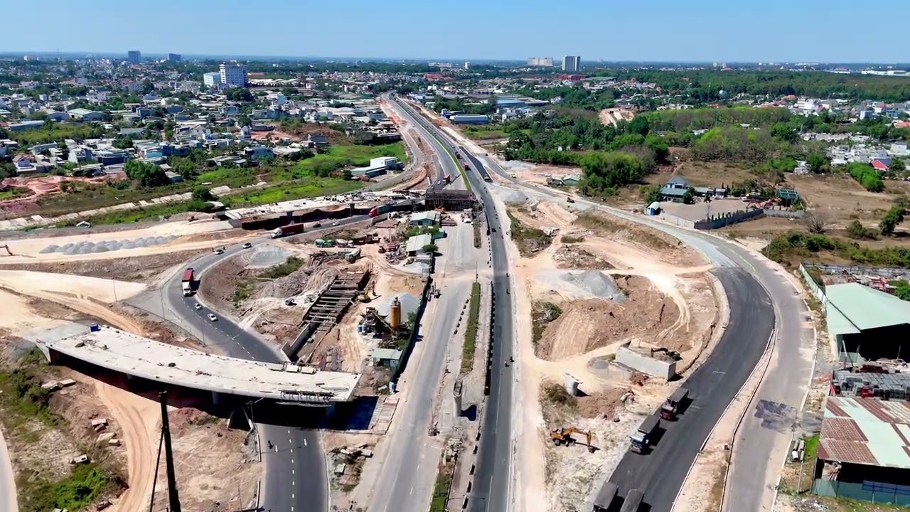 Đường Vành Đai 3 đang thảm nhựa, nút giao Bình Chuẩn và dự án One Era của Kim Oanh 01/02/2026.