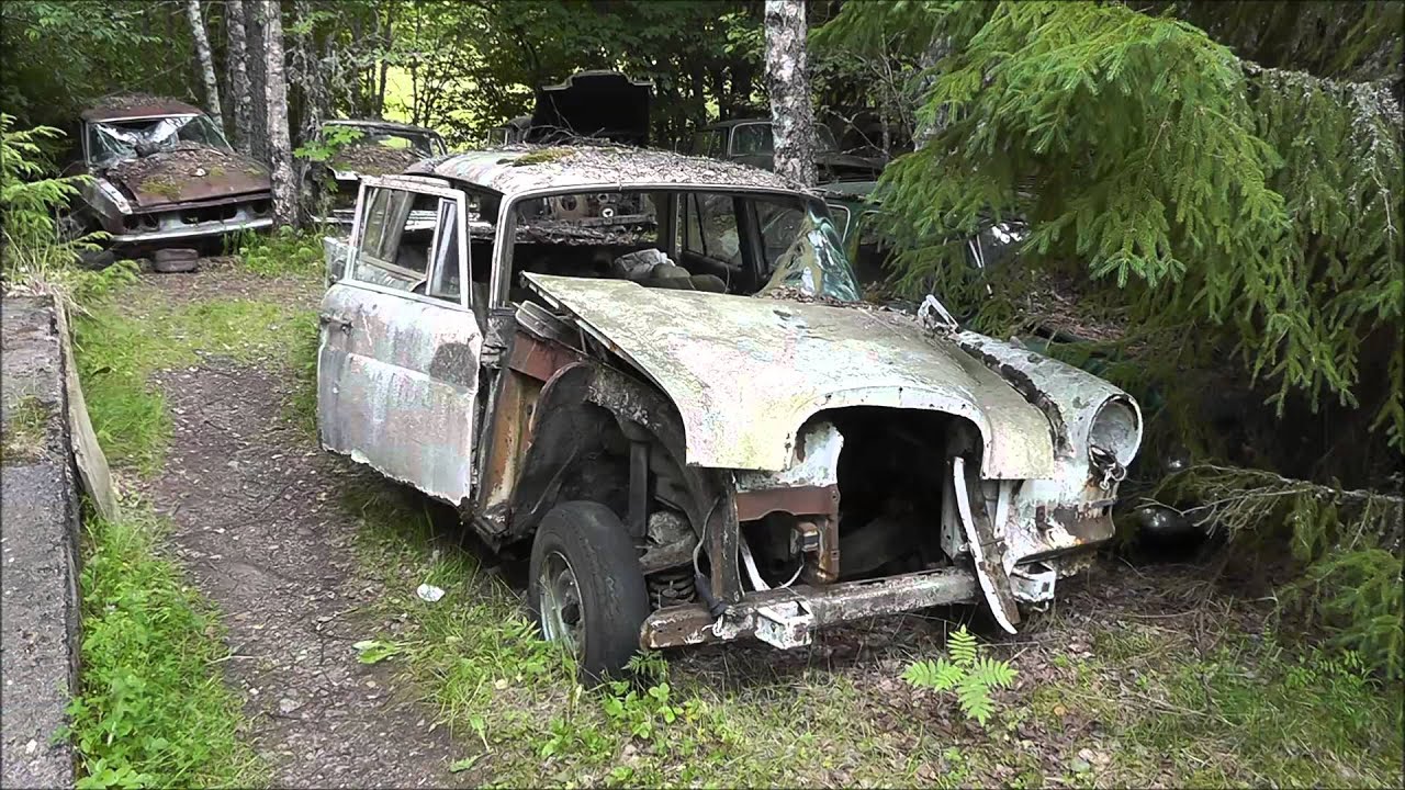 Car graveyard Båstnäs, in the forest (1/5)