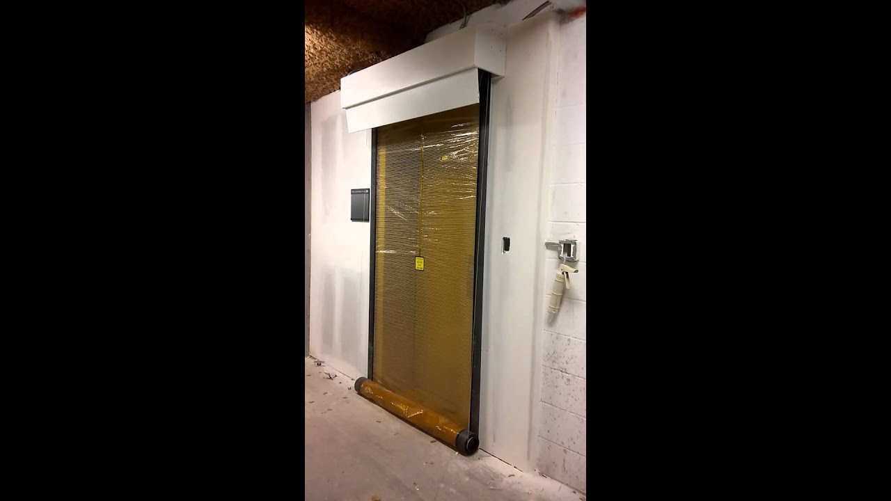 Elevator smoke curtain test