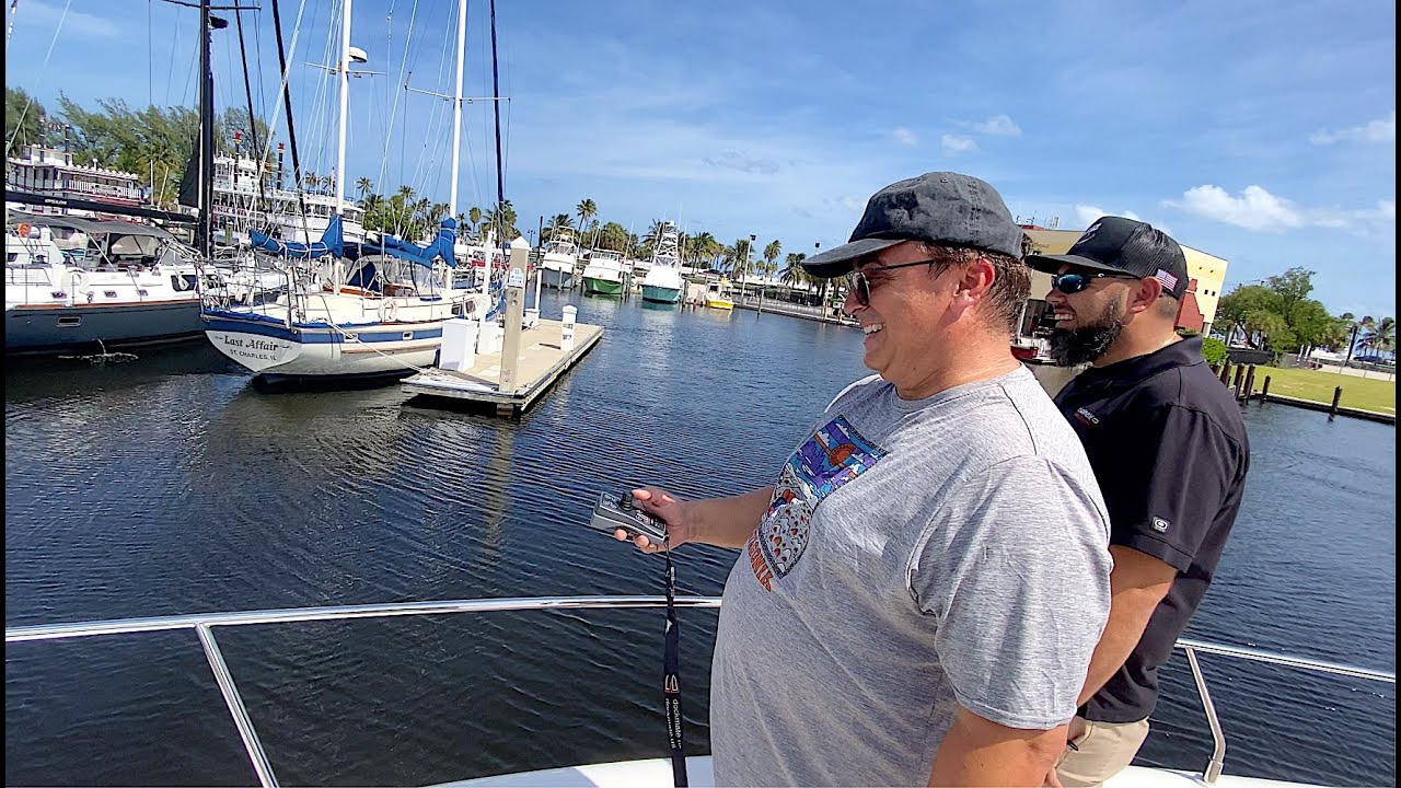 2020 Carver C52 - A new owner is amazed using his new Dockmate® wireless remote control system!
